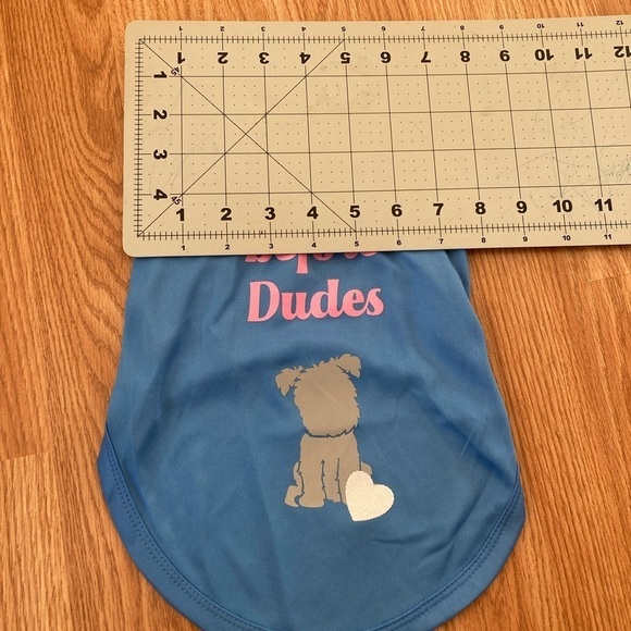 Price drop …NWOT Lightweight Material Dog (Puppy) Shirt with Saying - Picture 4 of 7